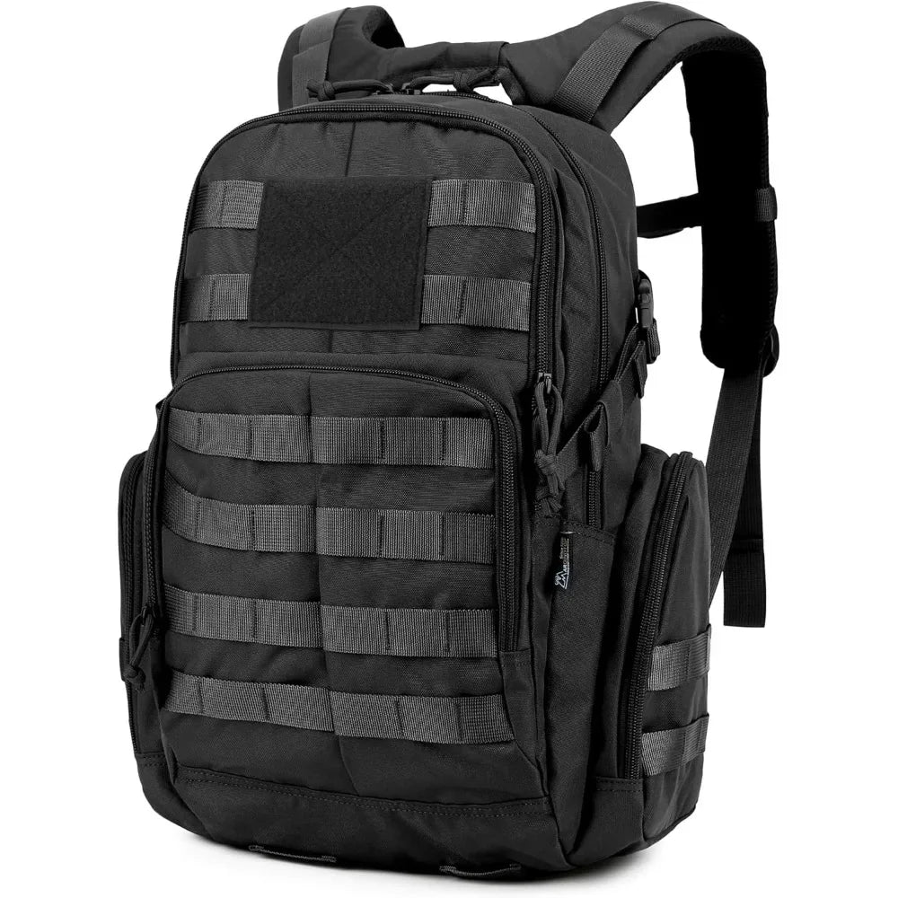 Mochila táctica 30L en material resistente y impermeable, con sistema molle para personalizar. Ligera y duradera, perfecta para camping